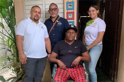 Donación de 1 silla de ruedas al Centro de Capacitación para Ciegos CECAPCI