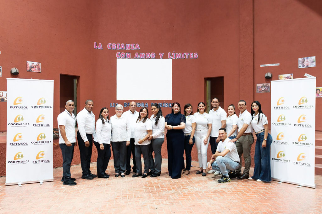 FUTUSOL Realiza Conferencia “Crianza con Amor y Límites” para Padres y Docentes